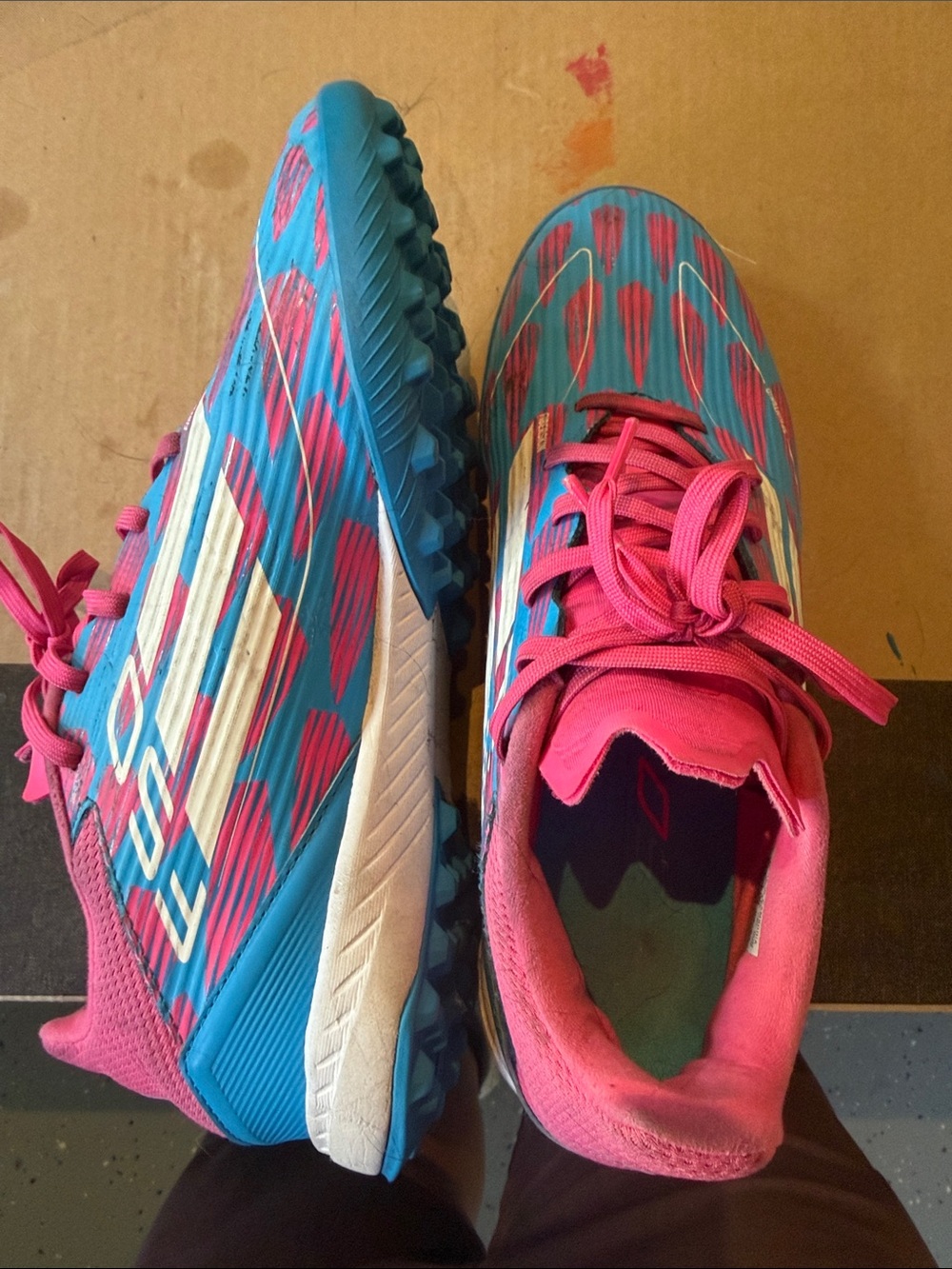 Boys Adidas F50 Turf shoes in blue and Pink size 8 boys